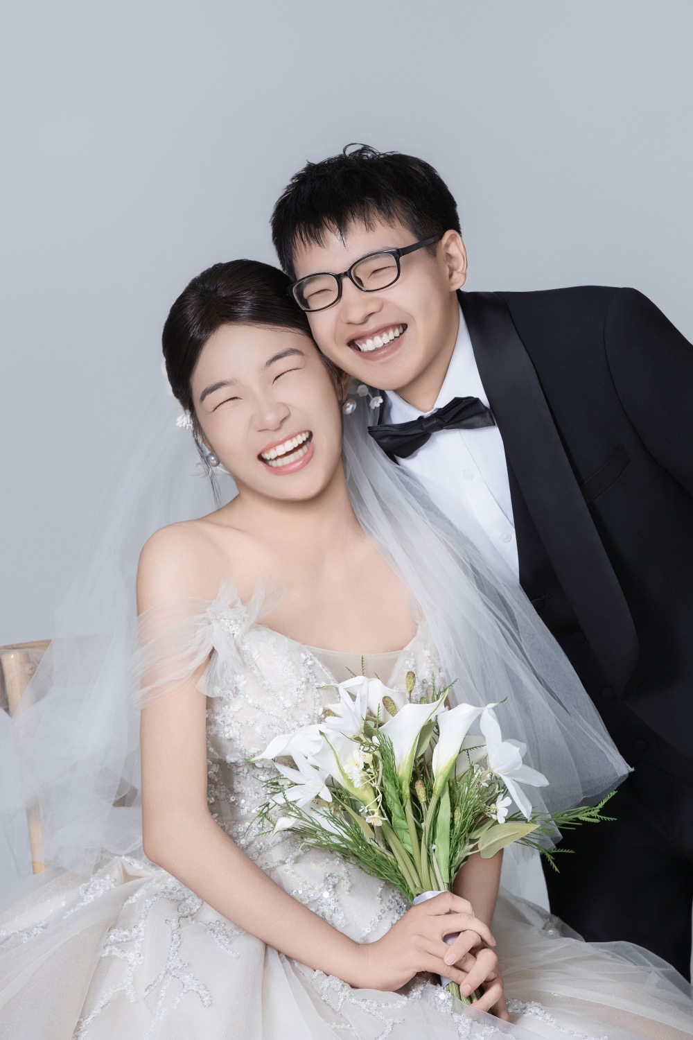莫让与向秋云婚纱照